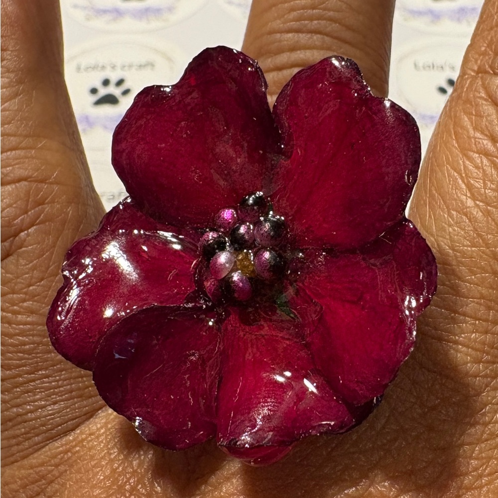 Elegant Floral Burgundy Ring